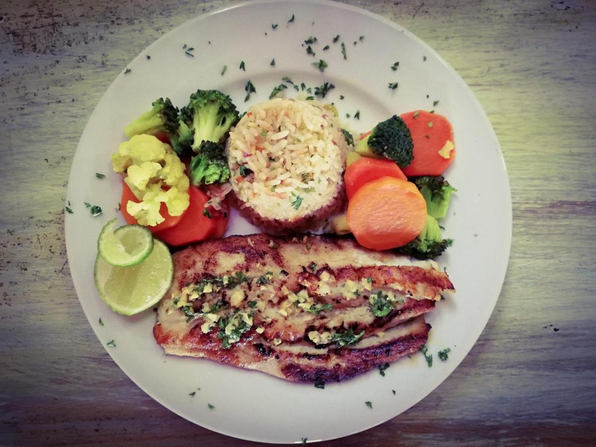 Tapas & Surf Hotell Petacaltepe Eksteriør bilde